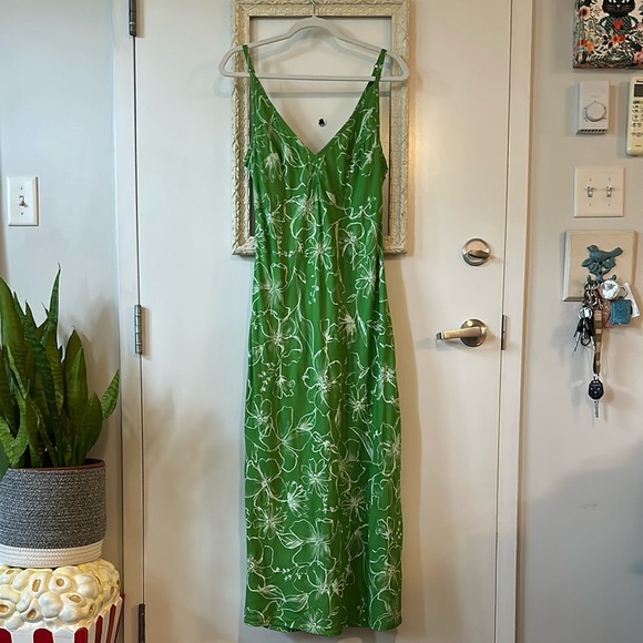 ASOS | Green Floral V-Neck Spaghetti Strap Dress - Picture 15 of 16